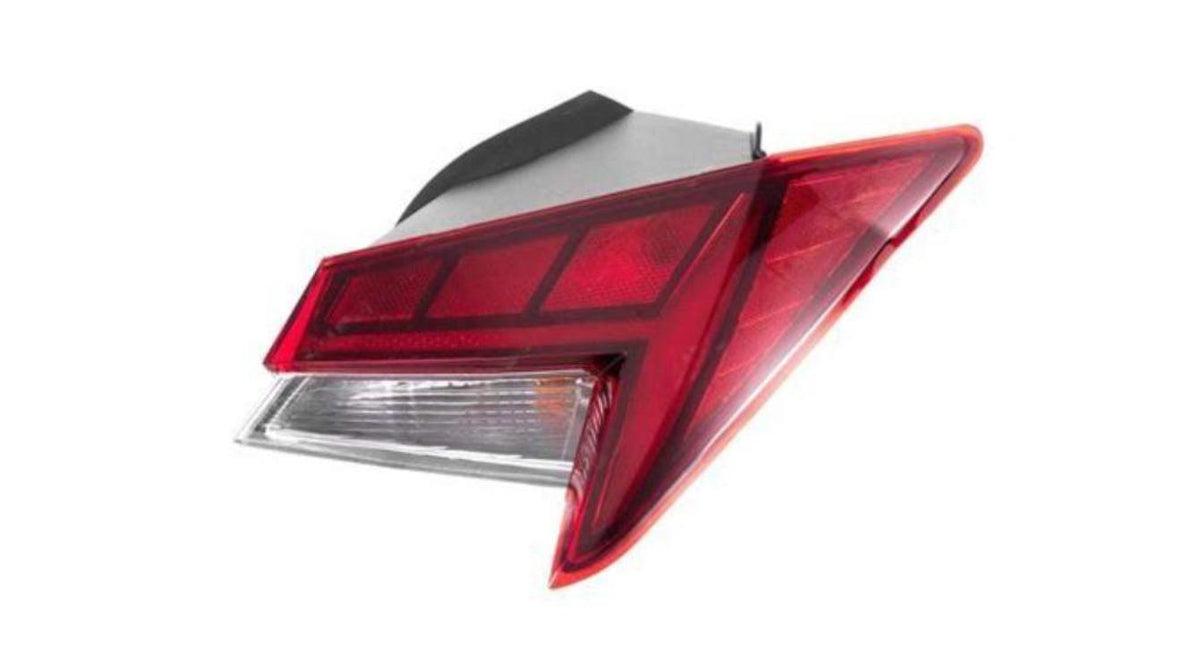 Hyundai Elantra Passenger Side Tail light